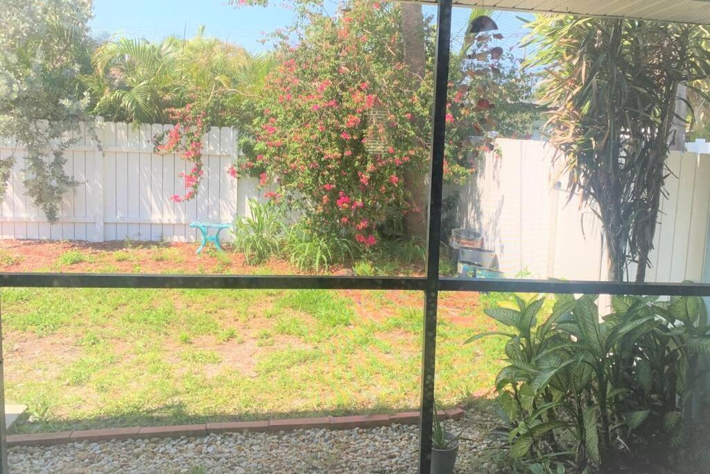 Bright And Beachy 2Bed 1Bath Home - Unit 210 코코아비치 외부 사진