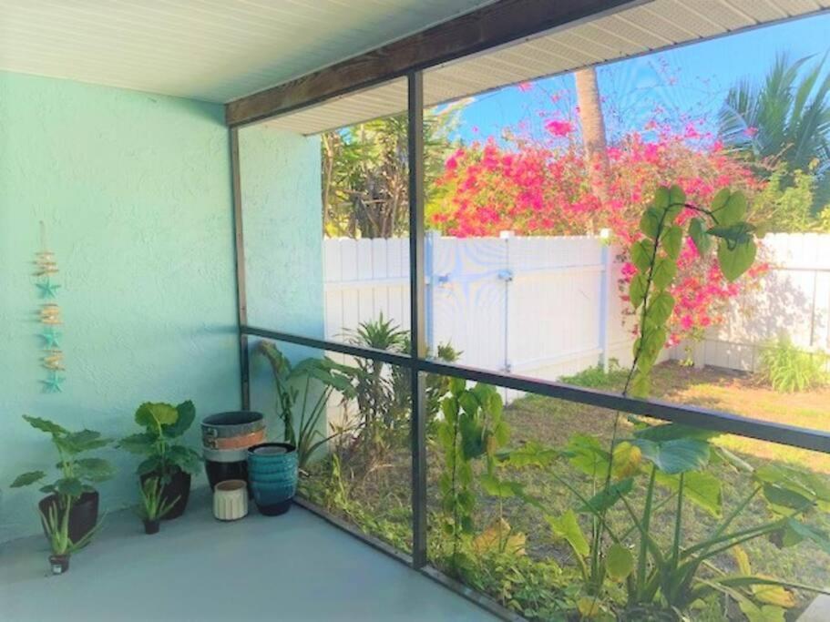 Bright And Beachy 2Bed 1Bath Home - Unit 210 코코아비치 외부 사진